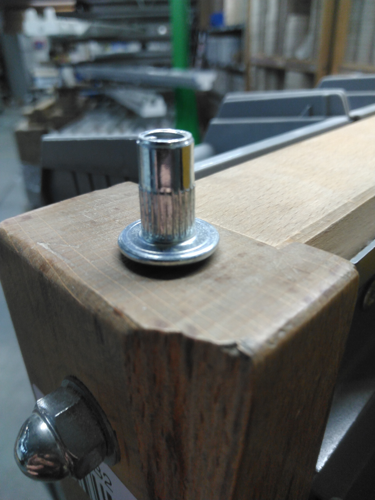 Hulsmoer staal verzinkt M6x15mm