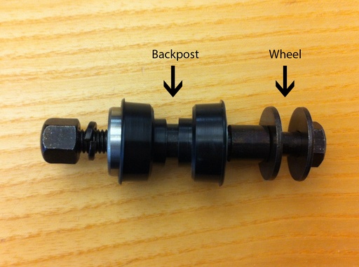 [SR0132] Bevestiging wiel/achterpaal - oud systeem