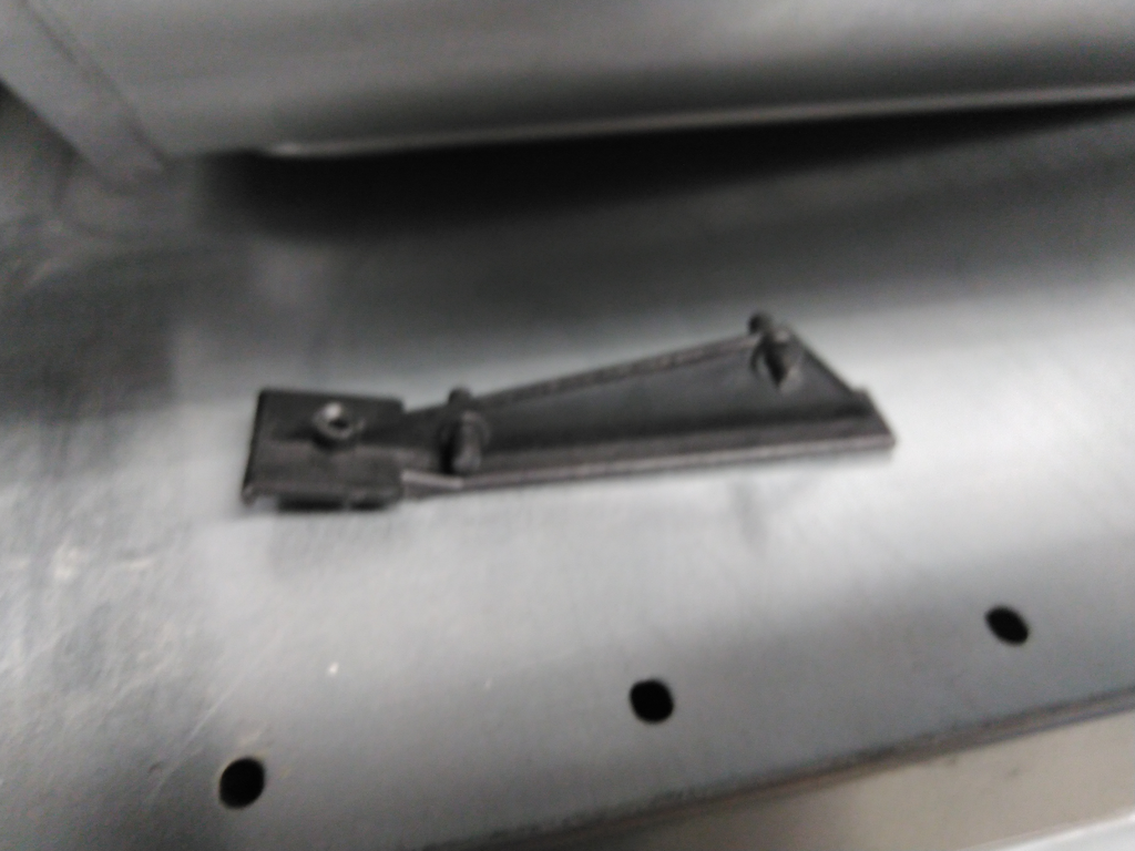 Toggle Hinge Jane