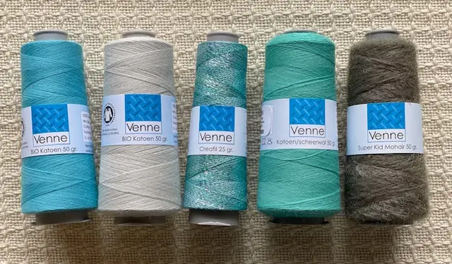 SALE: Yarn kit Sand & Sea
