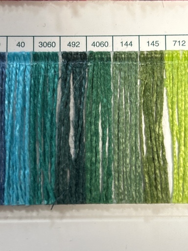 [B-352-4060-1] Bockens 100% Leinen Nel 35/2 12.5 gr Spule - Farbe 4060