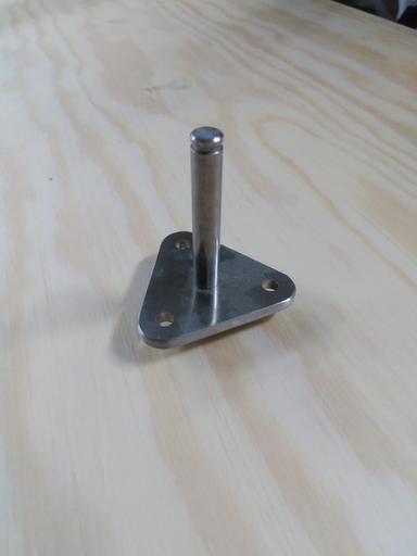 [SR0167] S17 wheel mounting plate w/axel (triangle)