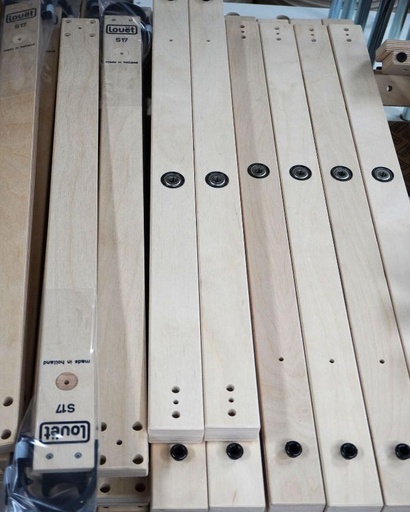 [HU0651] S17 achter staander 743x50x27mm (ongelakt)